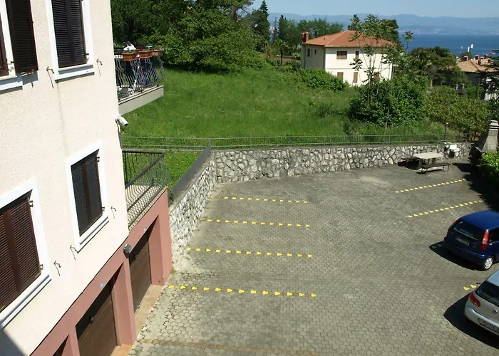 Branko With Free Parking Apartment *